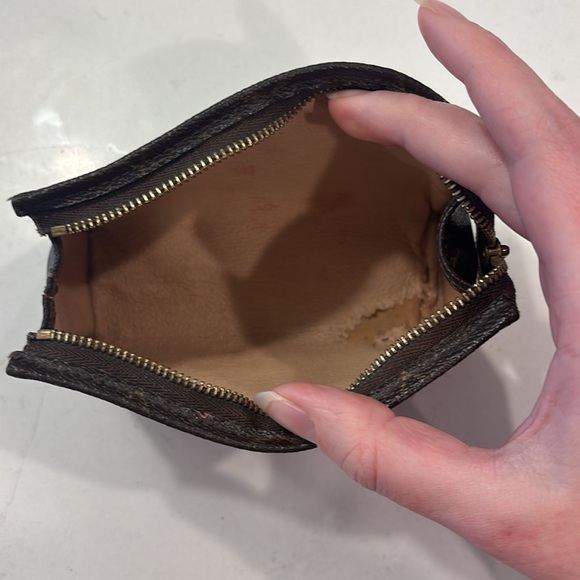 AUTHENTIC Louis Vuitton Monogram Toiletry Pouch - Picture 2 of 3